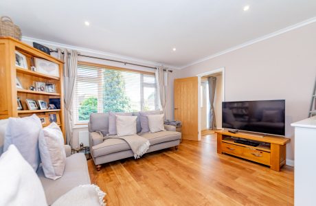 Property Bee - Giffard Drive, Farnborough, GU14