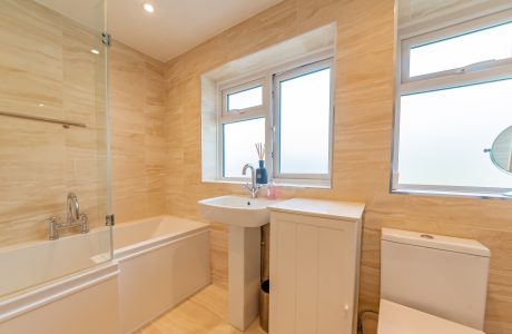 Property Bee - Giffard Drive, Farnborough, GU14