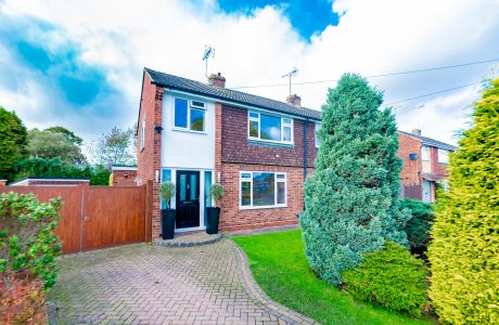 Property Bee - Giffard Drive, Farnborough, GU14