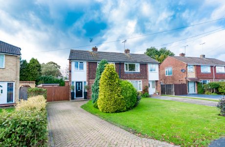 Property Bee - Giffard Drive, Farnborough, GU14