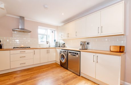 Property Bee - Giffard Drive, Farnborough, GU14