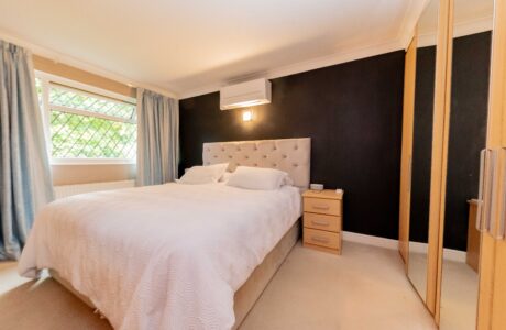 Property Bee - Coleridge Avenue, Yateley, Hampshire, GU46