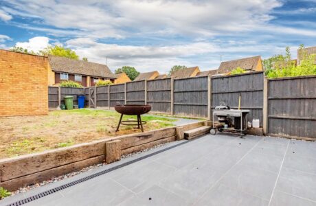 Property Bee - Coleridge Avenue, Yateley, Hampshire, GU46