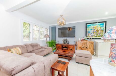 Property Bee - Coleridge Avenue, Yateley, Hampshire, GU46