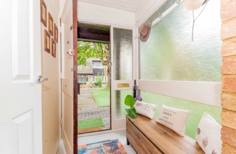 Property Bee - Coleridge Avenue, Yateley, Hampshire, GU46