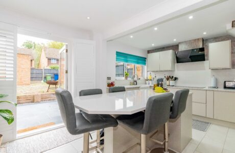 Property Bee - Coleridge Avenue, Yateley, Hampshire, GU46