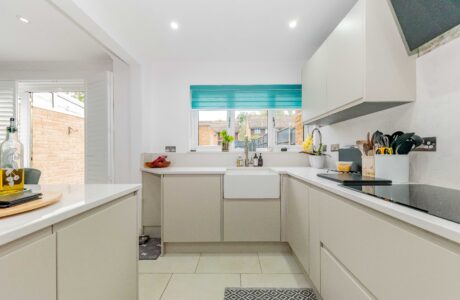 Property Bee - Coleridge Avenue, Yateley, Hampshire, GU46
