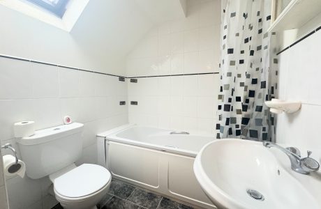 Property Bee - Oliver Close, Addlestone, Surrey