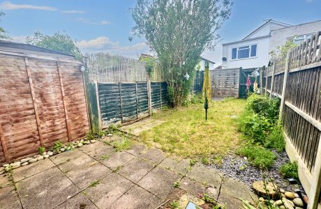 Property Bee - Oliver Close, Addlestone, Surrey