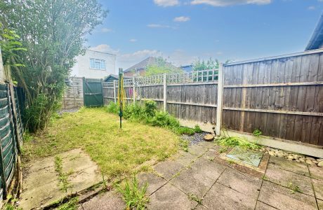 Property Bee - Oliver Close, Addlestone, Surrey