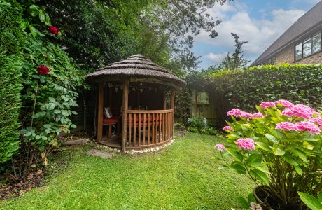 Property Bee - Ackrells Mead, Little Sandhurst, Berkshire, GU47