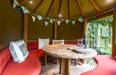 Property Bee - Ackrells Mead, Little Sandhurst, Berkshire, GU47