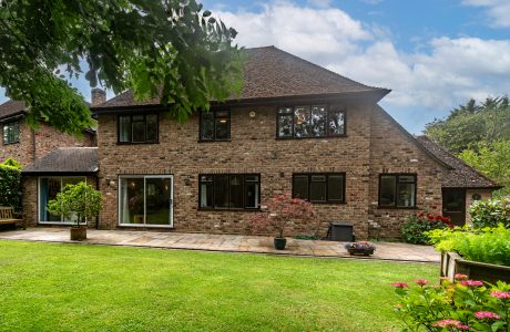 Property Bee - Ackrells Mead, Little Sandhurst, Berkshire, GU47