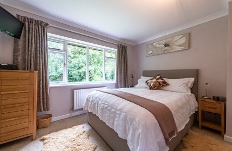 Property Bee - Ackrells Mead, Little Sandhurst, Berkshire, GU47
