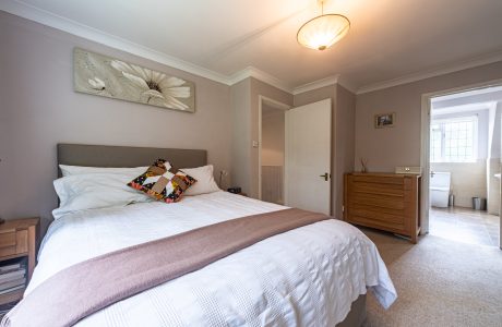 Property Bee - Ackrells Mead, Little Sandhurst, Berkshire, GU47