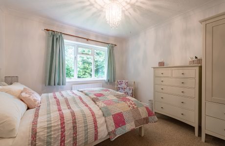 Property Bee - Ackrells Mead, Little Sandhurst, Berkshire, GU47