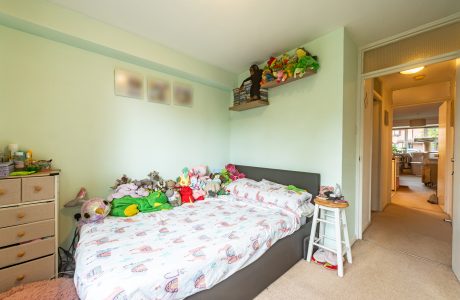 Property Bee - St. Michaels Close, Fleet, Hampshire, GU51