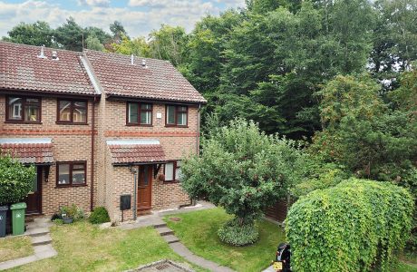 Property Bee - Arthur Close, Bagshot, Surrey