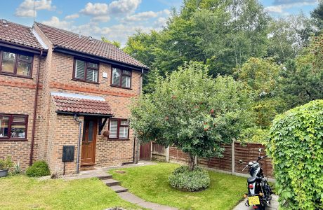 Property Bee - Arthur Close, Bagshot, Surrey