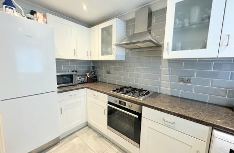 Property Bee - Arthur Close, Bagshot, Surrey
