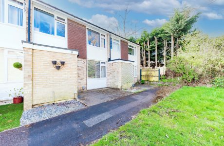 Property Bee - Maple Close, Blackwater, GU17