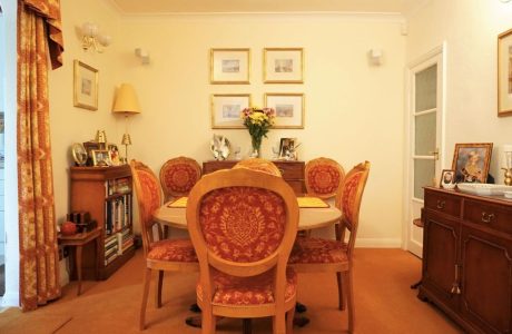 Property Bee - Hatch Ride, Crowthorne, Berkshire