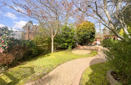 Property Bee - Hatch Ride, Crowthorne, Berkshire