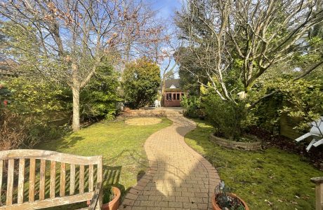 Property Bee - Hatch Ride, Crowthorne, Berkshire