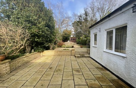 Property Bee - Hatch Ride, Crowthorne, Berkshire