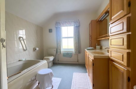 Property Bee - Hatch Ride, Crowthorne, Berkshire