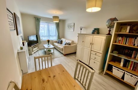 Property Bee - Fleming Place, Bracknell, Berkshire
