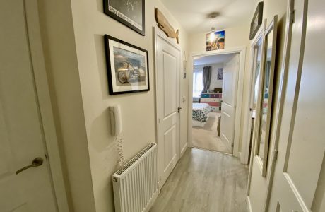Property Bee - Fleming Place, Bracknell, Berkshire