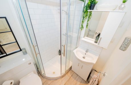 Property Bee - Coxmoor Close, Church Crookham, Hampshire, GU52