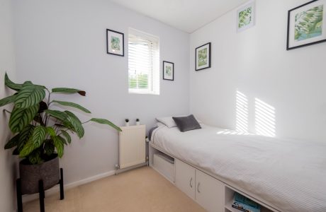 Property Bee - Coxmoor Close, Church Crookham, Hampshire, GU52