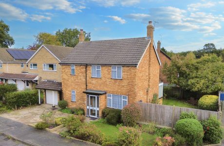 Property Bee - Cobs Way, New Haw, Addlestone, Surrey