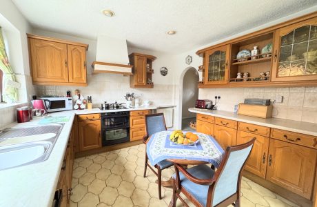 Property Bee - Cobs Way, New Haw, Addlestone, Surrey