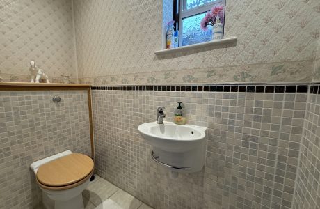Property Bee - Cobs Way, New Haw, Addlestone, Surrey