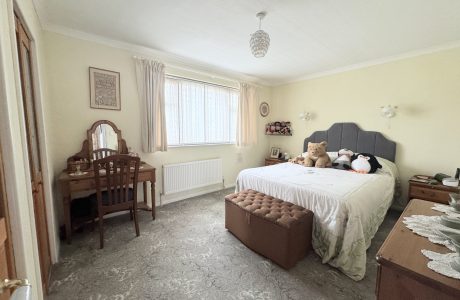 Property Bee - Cobs Way, New Haw, Addlestone, Surrey
