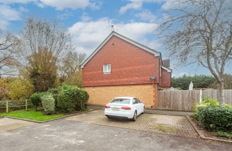 Property Bee - Valley View, Sandhurst, Berkshire, GU47