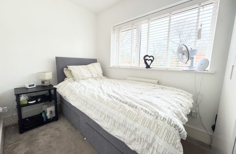 Property Bee - Chaucer Way, Addlestone, Surrey