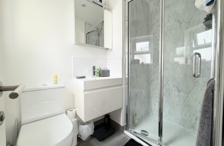Property Bee - Chaucer Way, Addlestone, Surrey