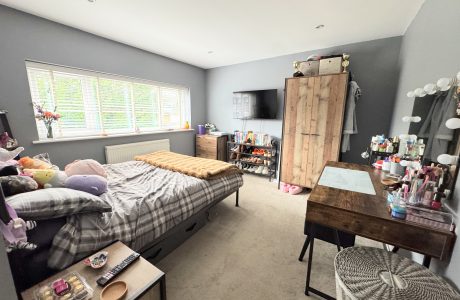 Property Bee - Chaucer Way, Addlestone, Surrey