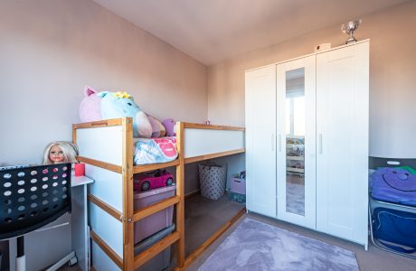Property Bee - Farm View, Yateley, Hampshire, GU46