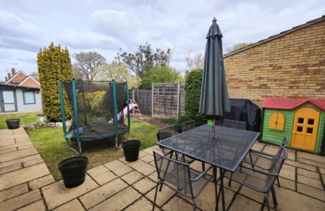 Property Bee - Farm View, Yateley, Hampshire, GU46