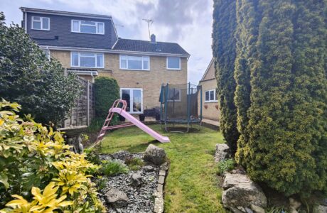 Property Bee - Farm View, Yateley, Hampshire, GU46