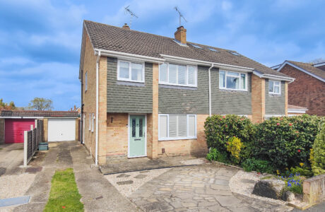 Property Bee - Farm View, Yateley, Hampshire, GU46