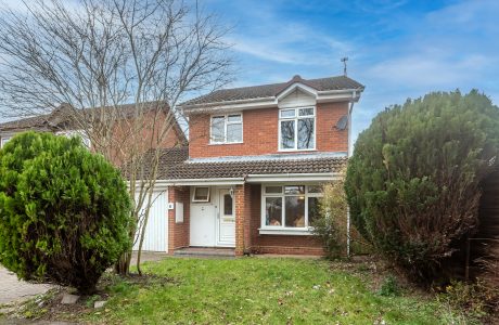 Property Bee - Griffon Close, Farnborough, Hampshire, GU14