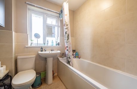 Property Bee - Griffon Close, Farnborough, Hampshire, GU14