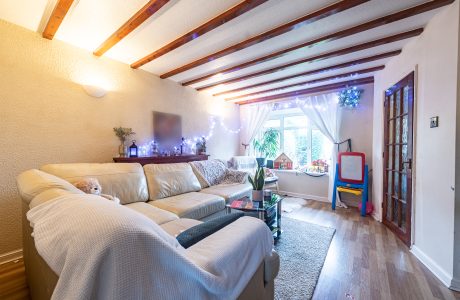 Property Bee - Griffon Close, Farnborough, Hampshire, GU14