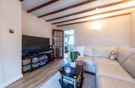 Property Bee - Griffon Close, Farnborough, Hampshire, GU14